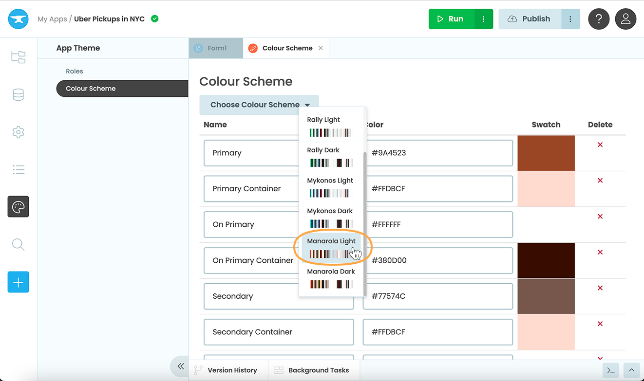 Changing the app&rsquo;s colour scheme.